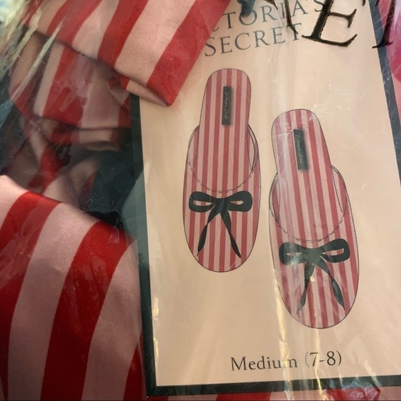 VICTORIA'S SECRET Sz M SIGNATURE RED STRIPED SATIN & BOW SLIPPERS DUST BAG NWT - Picture 2 of 5